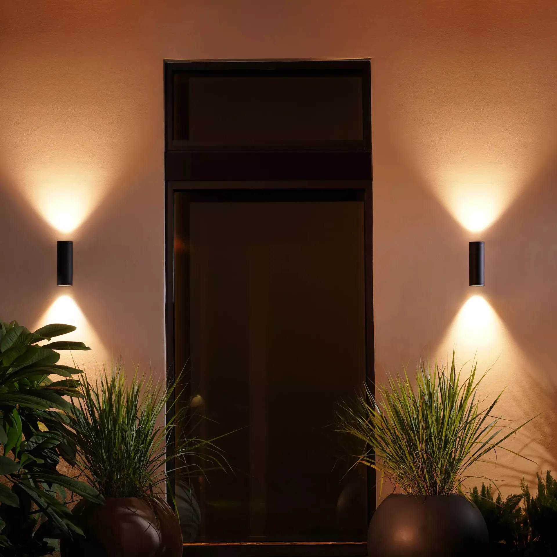 Philips Hue White and Color ambiance Appear Outdoor Wandleuchte schwarz – Bild 2