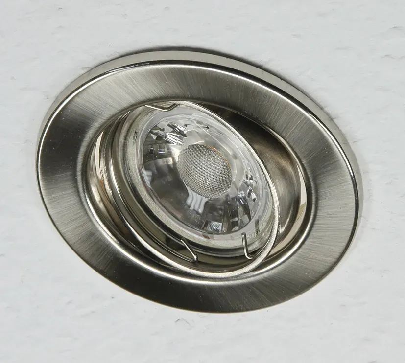 Decken-Einbaustrahler “SR90” chrom-matt schwenkbar, Ø 88mm, für 50mm Lampen Decken-Einbaustrahler “SR90” chrom-matt schwenkbar, Ø 88mm, für 50mm Lampen