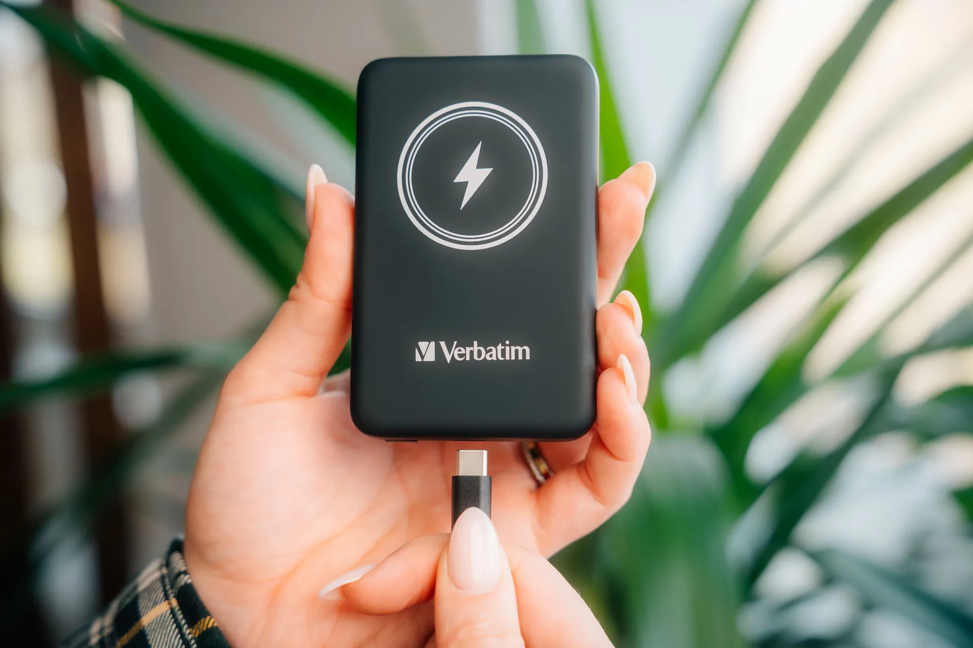 Verbatim Charge 'n' Go Lithium Polymer (LiPo) 10000 mAh Kabelloses Aufladen Schwarz – Bild 6