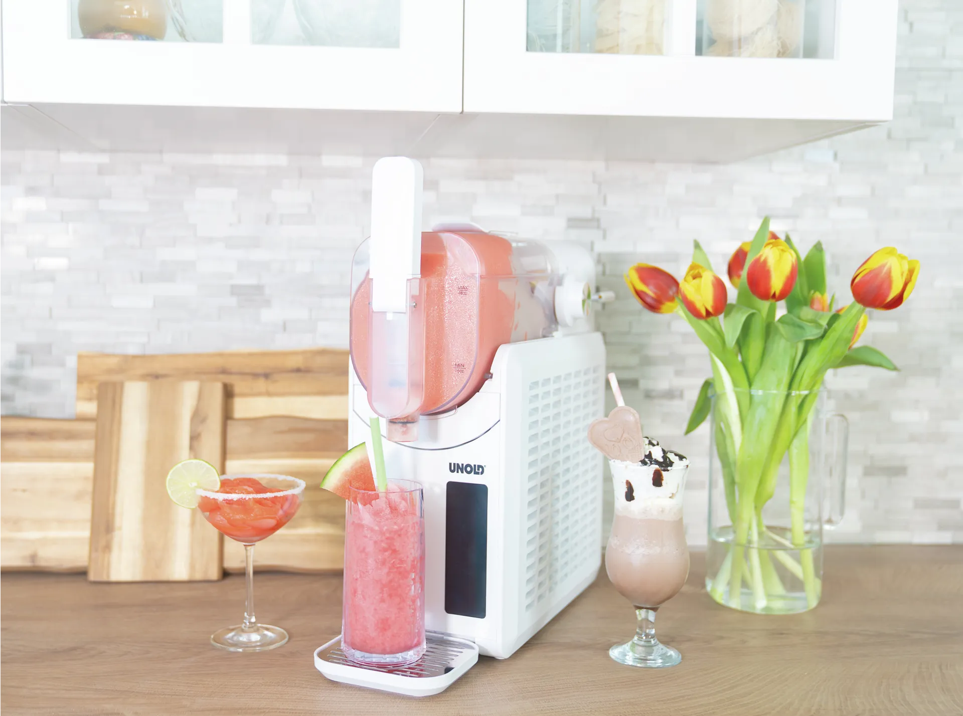 Unold Slush-Eismaschine Susi 48940 Kompressor Eismaschine 2 l 220 W Weiß Unold Slush-Eismaschine Susi 48940 Kompressor Eismaschine 2 l 220 W Weiß