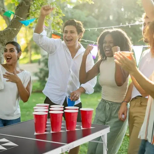 VEVOR Klappbarer Bierpong-Tisch 2,4 x 0,6 x 0,7 m mit 6 Tischtennisbällen, Faltbarer Beer-Pong-Tisch Tragbar mit Tragegriffen, Ideal für Büro, Grillpartys, Reisen und Camping, Höhenverstellbar – Bild 7