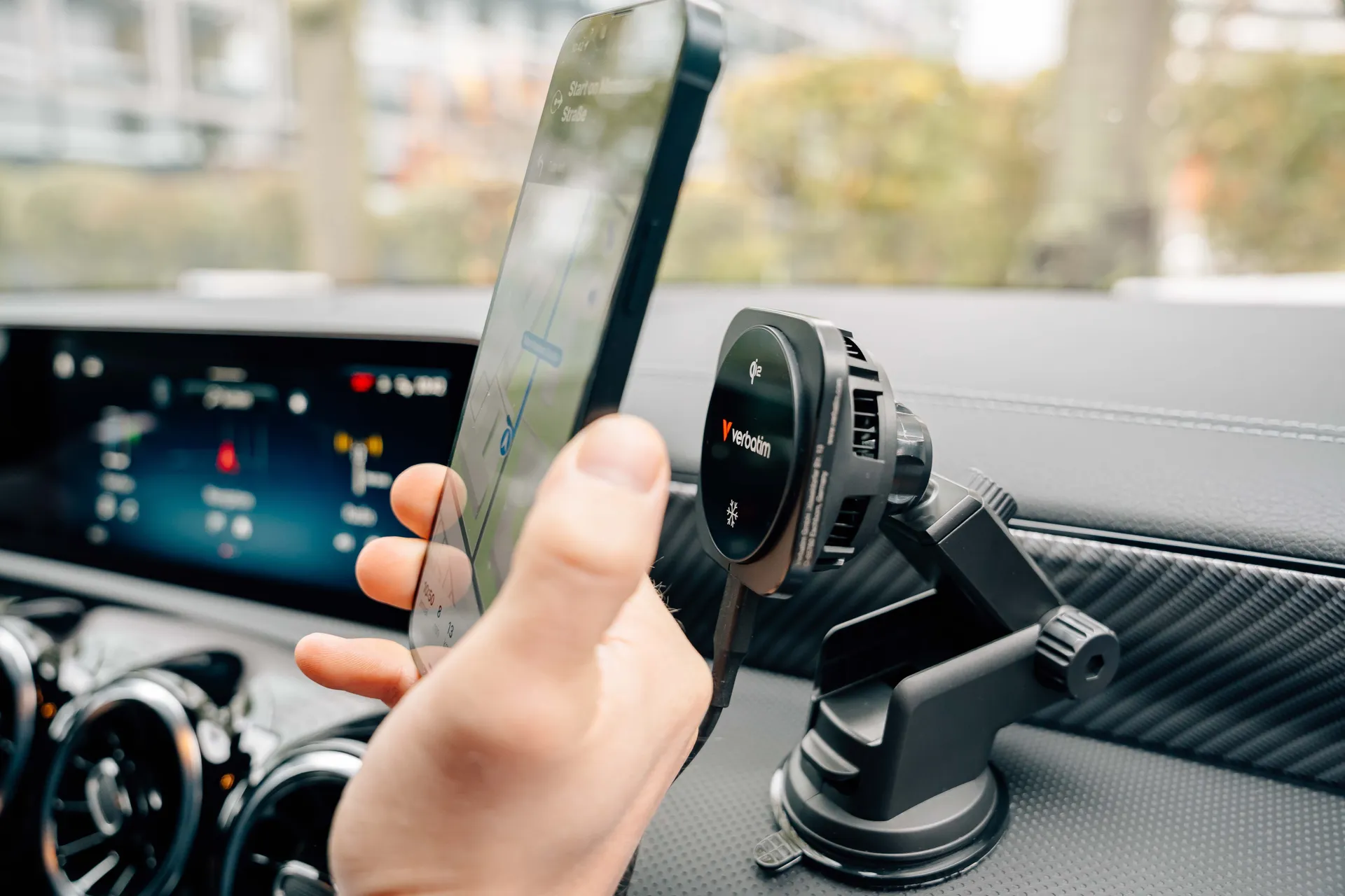 Verbatim Charge 'n' Drive Qi2 Smartphone Schwarz USB Kabelloses Aufladen Schnellladung Auto – Bild 5