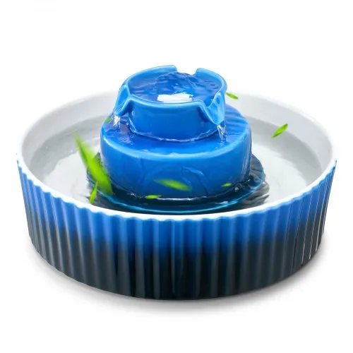 VEVOR Katzenbrunnen, 2,1 L, Keramik-Trinkbrunnen, mit leiser 1,5-W-Pumpe, 360°-Zugangsbereich, mehrschichtiges Filtersystem, Wasserbrunnen für Haustiere, Katzen, Hunde, Blau, φ240×130 mm VEVOR Katzenbrunnen, 2,1 L, Keramik-Trinkbrunnen, mit leiser 1,5-W-Pumpe, 360°-Zugangsbereich, mehrschichtiges Filtersystem, Wasserbrunnen für Haustiere, Katzen, Hunde, Blau, φ240×130 mm
