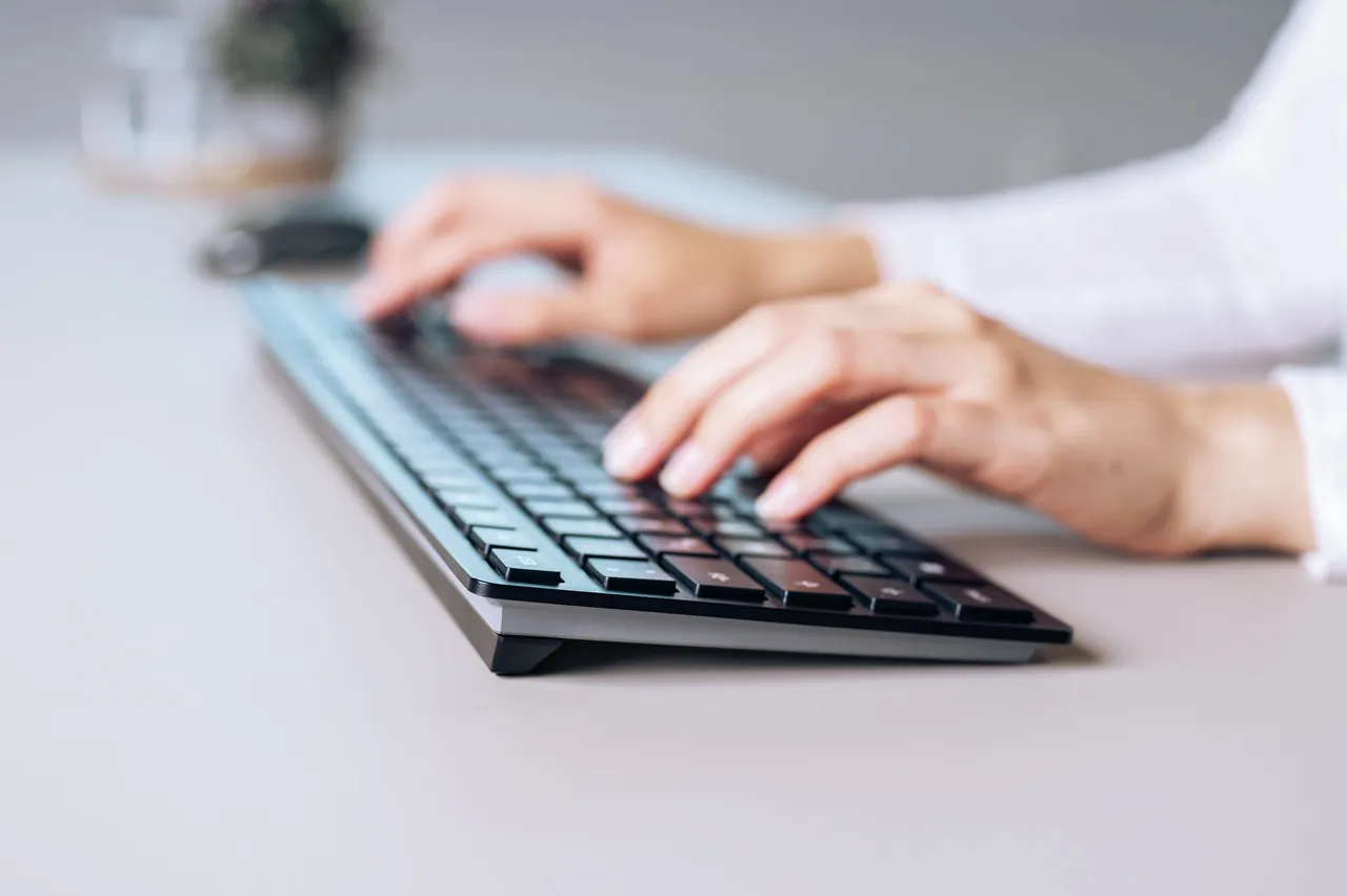 CHERRY KW 9100 SLIM Tastatur Universal RF Wireless + Bluetooth QWERTZ Deutsch Schwarz – Bild 7