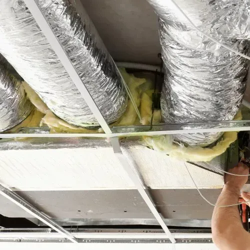 VEVOR Aluflexschlauch 7620mm lang Lüftungsschlauch Φ158mm Alu Flexrohr Luftkanal R-4.2 Thermischer Widerstandswert 25mm Rohrstärke Alurohr Schlauch Owens Corning-Isolierwatte Luftleitungen – Bild 7