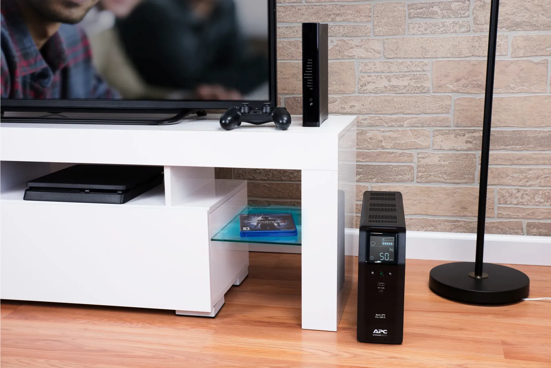APC Back-UPS Pro 1600S, 1600VA, 230V, Sinuswelle, AVR, LCD, 8 IEC Ausgägnge – Bild 6