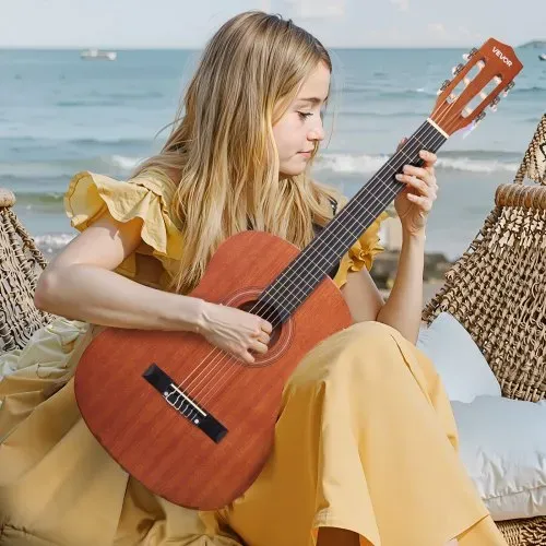 VEVOR Konzertgitarre, 900 mm, Klassikgitarren-Starterset für Anfänger, mit Nylonsaiten, Gigbag, Gurt, Stimmgerät, zusätzlichen Saiten, Plektren, Kapodaster, Sapeli & Palisander, Natur – Bild 5