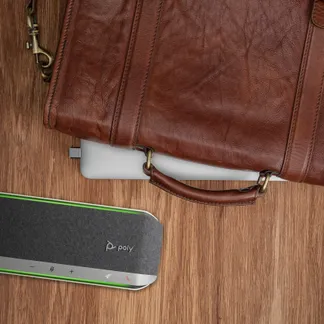 HP Poly Sync 40+ für Microsoft Teams zertifiziertes USB-A-USB-C-Speakerphone +BT700 USB-A-Adapter HP Poly Sync 40+ für Microsoft Teams zertifiziertes USB-A-USB-C-Speakerphone +BT700 USB-A-Adapter
