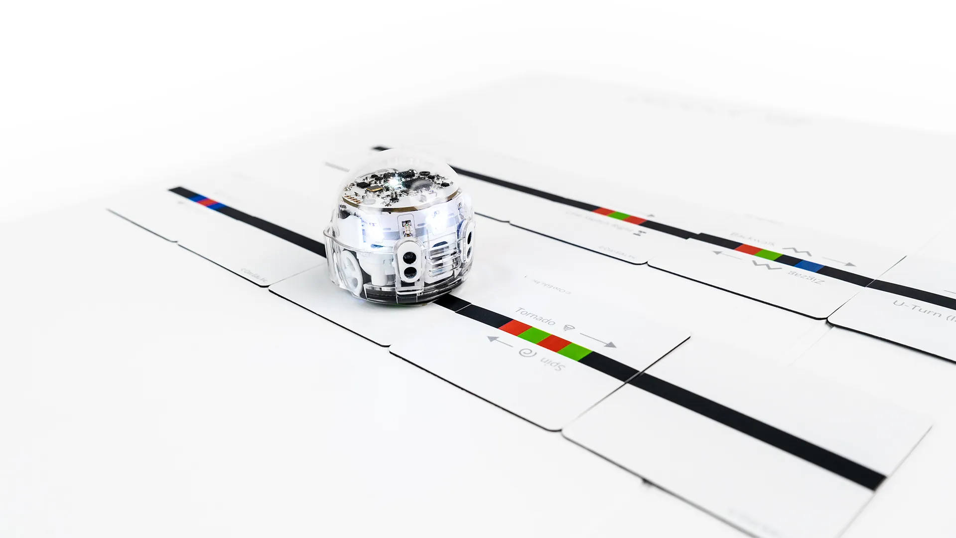 Ozobot MINT Spezialbewegung Set Magnetische Farbcode Kacheln "Color Code Magnets Special Moves Kit" – Bild 2