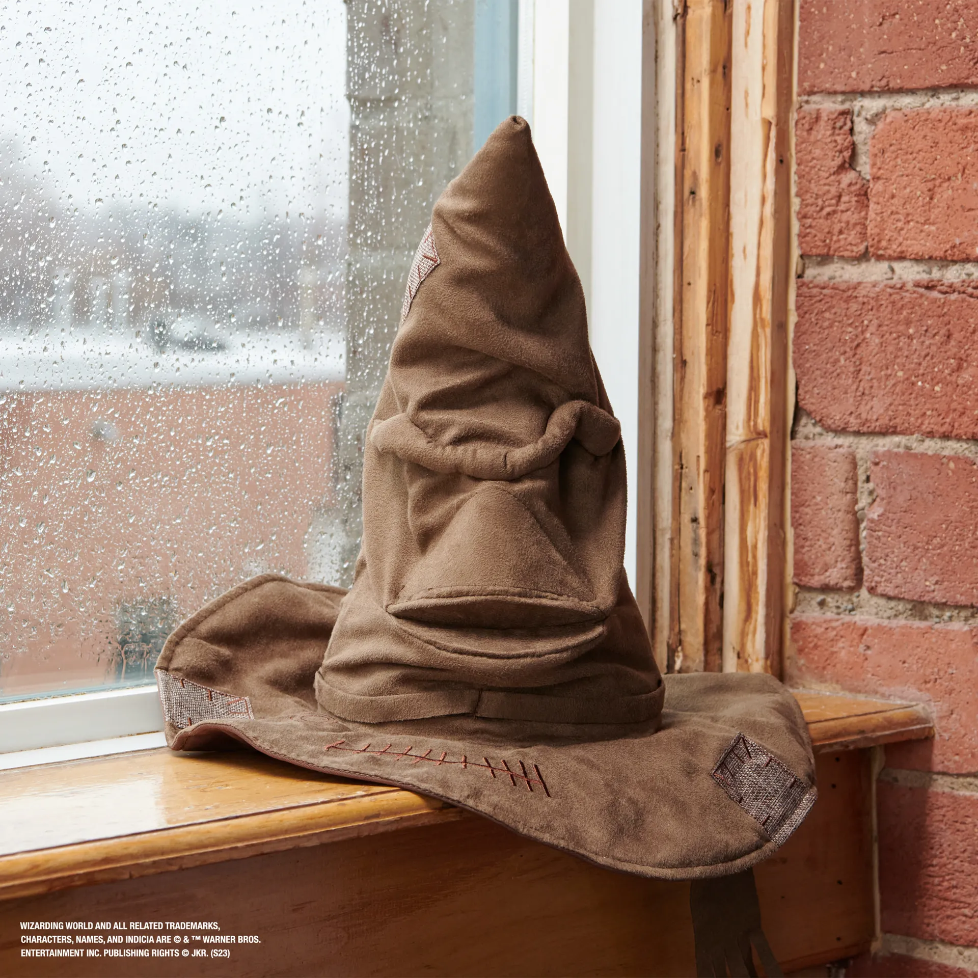 Wizarding World Harry Potter – Interaktiver Sprechender Hut mit Sound Wizarding World Harry Potter – Interaktiver Sprechender Hut mit Sound