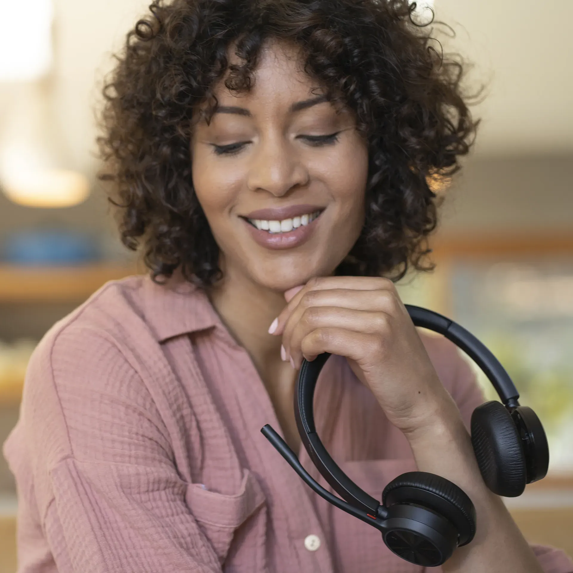 HP Poly Voyager 4320 USB-C Headset +BT700 Dongle – Bild 5
