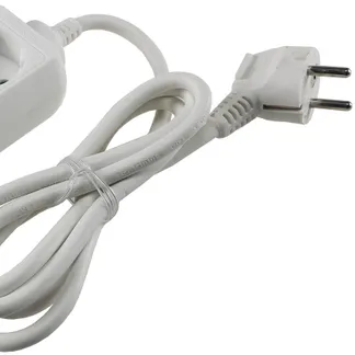 Schutzkontakt-Steckdosenleiste 3-fach 3600W, 1,4mKabel, weiß Schutzkontakt-Steckdosenleiste 3-fach 3600W, 1,4mKabel, weiß