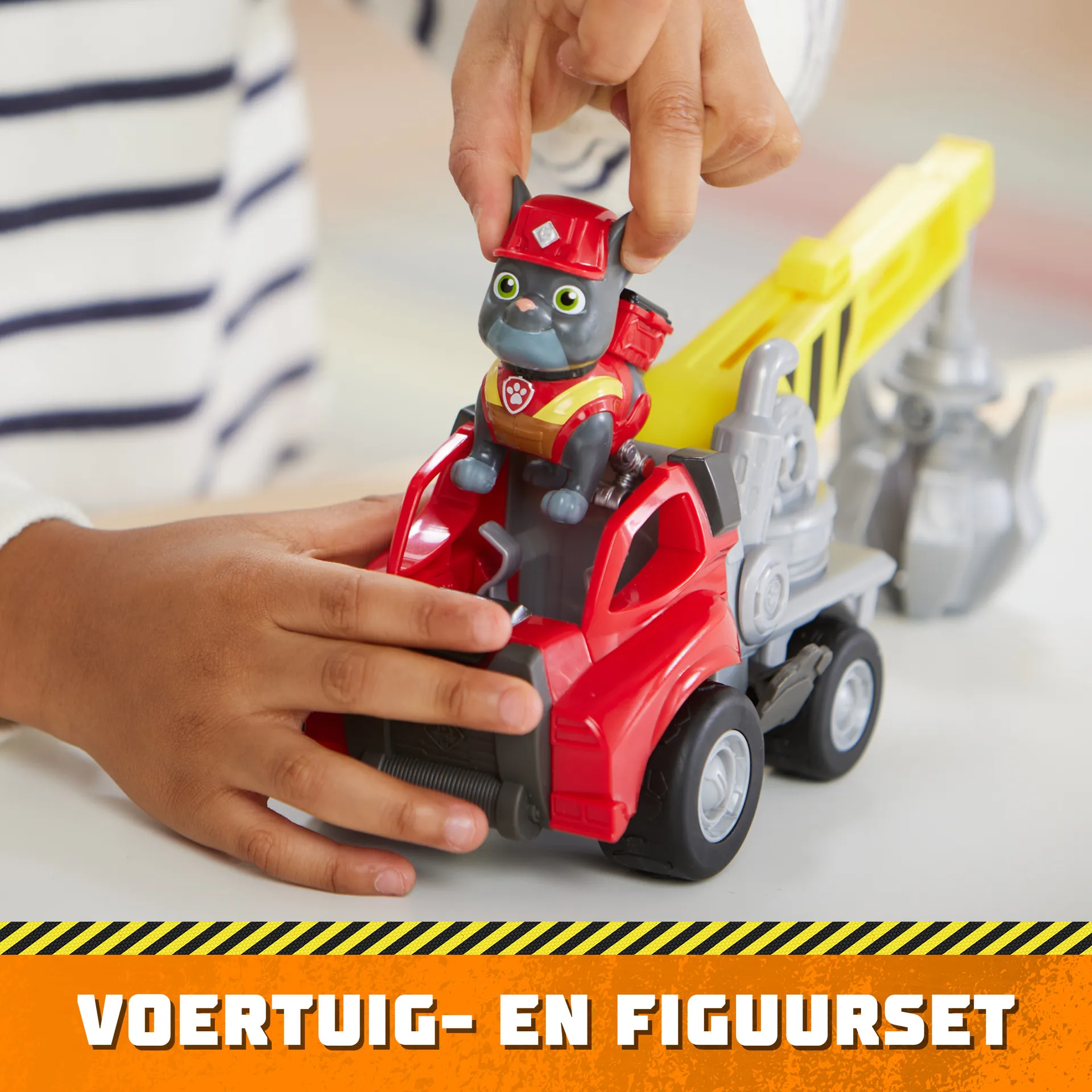 Rubble & Crew Rubble und Crew - Kran-Baufahrzeug (Basis Fahrzeug) mit Charger-Figur, dreh- und ausfahrbarer Ausleger, authentisches Spielzeug aus TV-Serie, für Kinder ab 3 Jahren – Bild 5