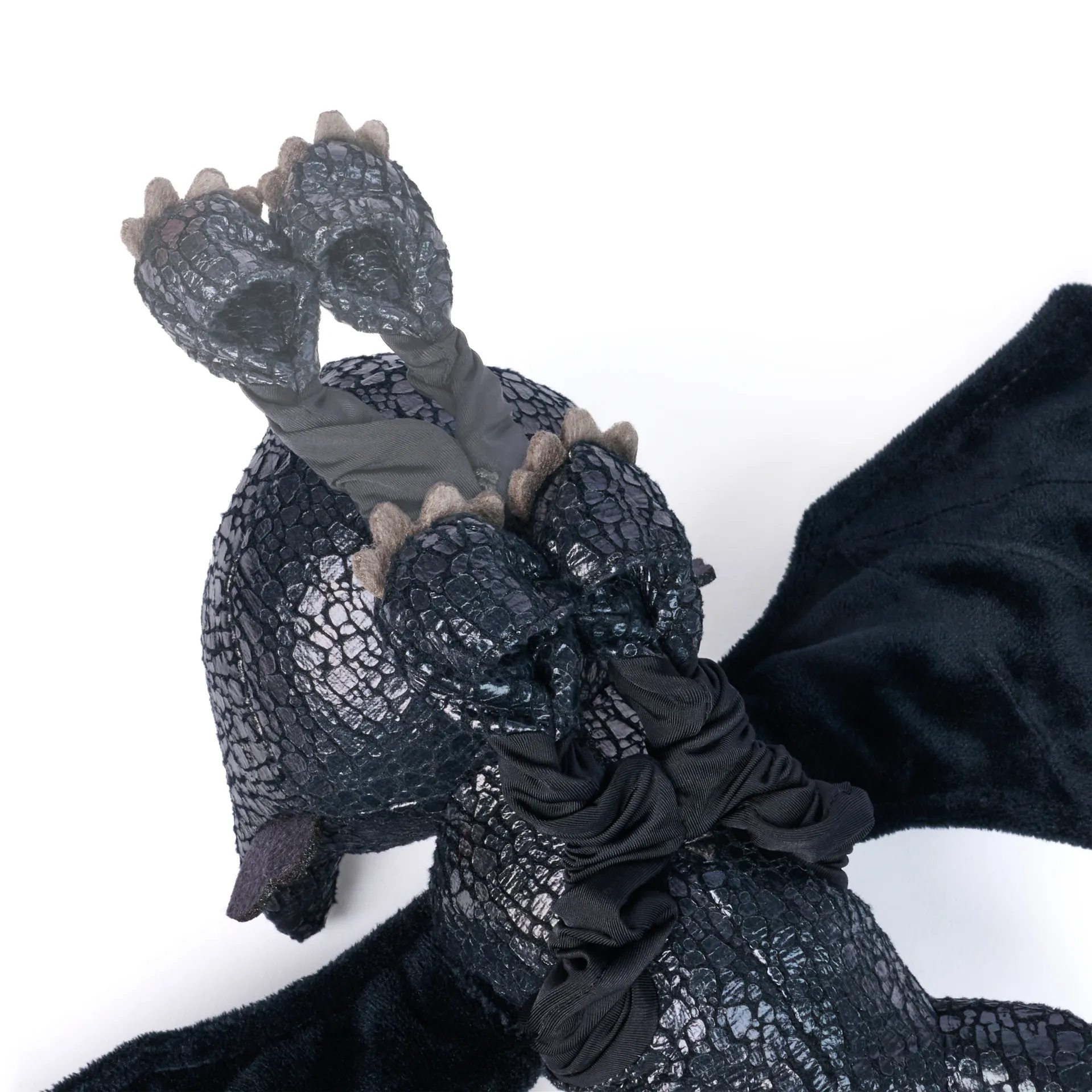 DreamWorks Dragons Drachenzähmen leicht gemacht - Plüsch-Drache Ohnezahn mit Gleit- und Grifffunktion, 30 cm lang – Bild 4