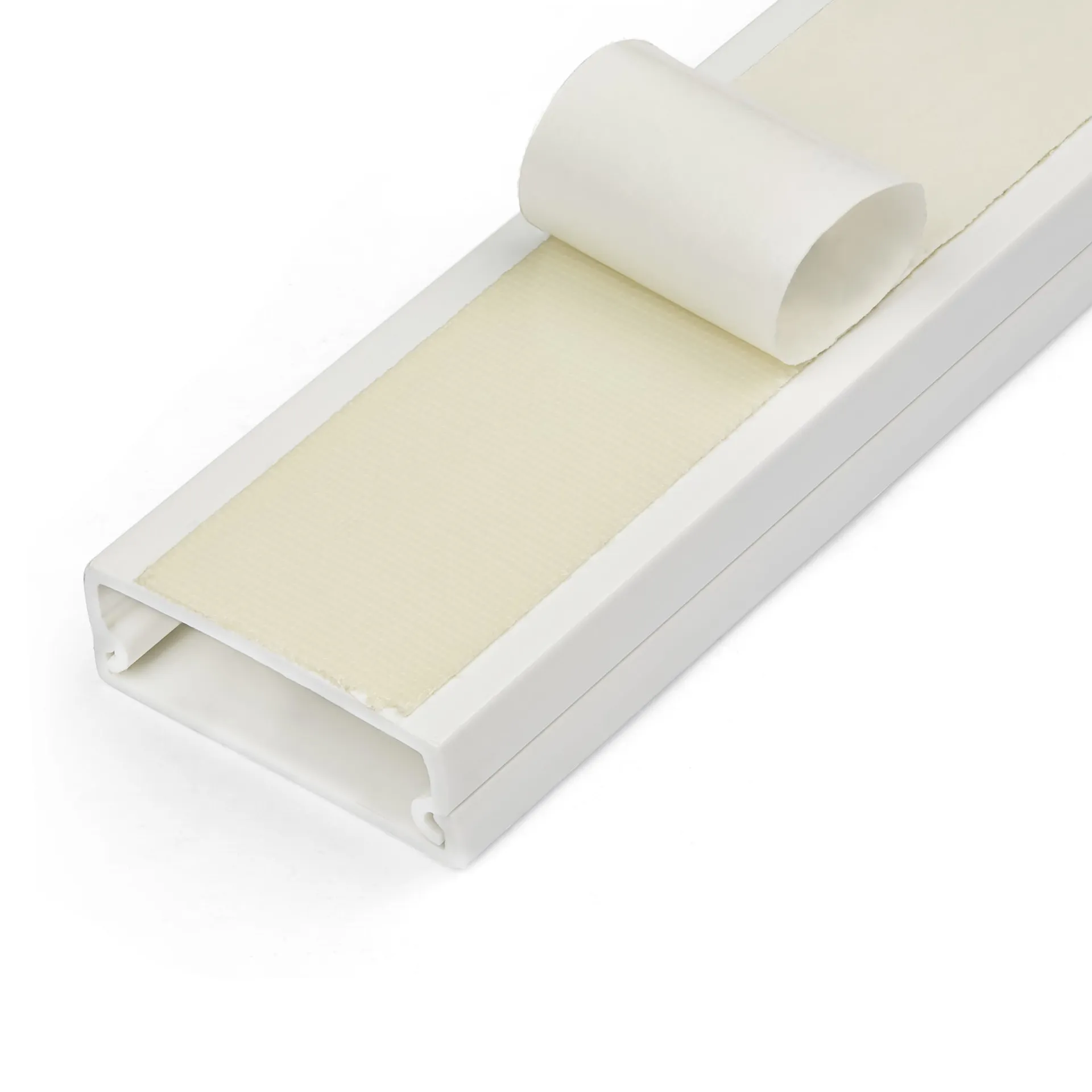 StarTech.com 1m Kabelkanal Selbstklebend, 32x11mm, PVC, Sockelleiste/Wandkabelkanal, bis zu 12 Kabel, UL geprüft – Bild 3