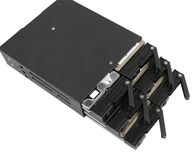 Chieftec CMR-625 Hard Drive Backplane Schwarz – Bild 4