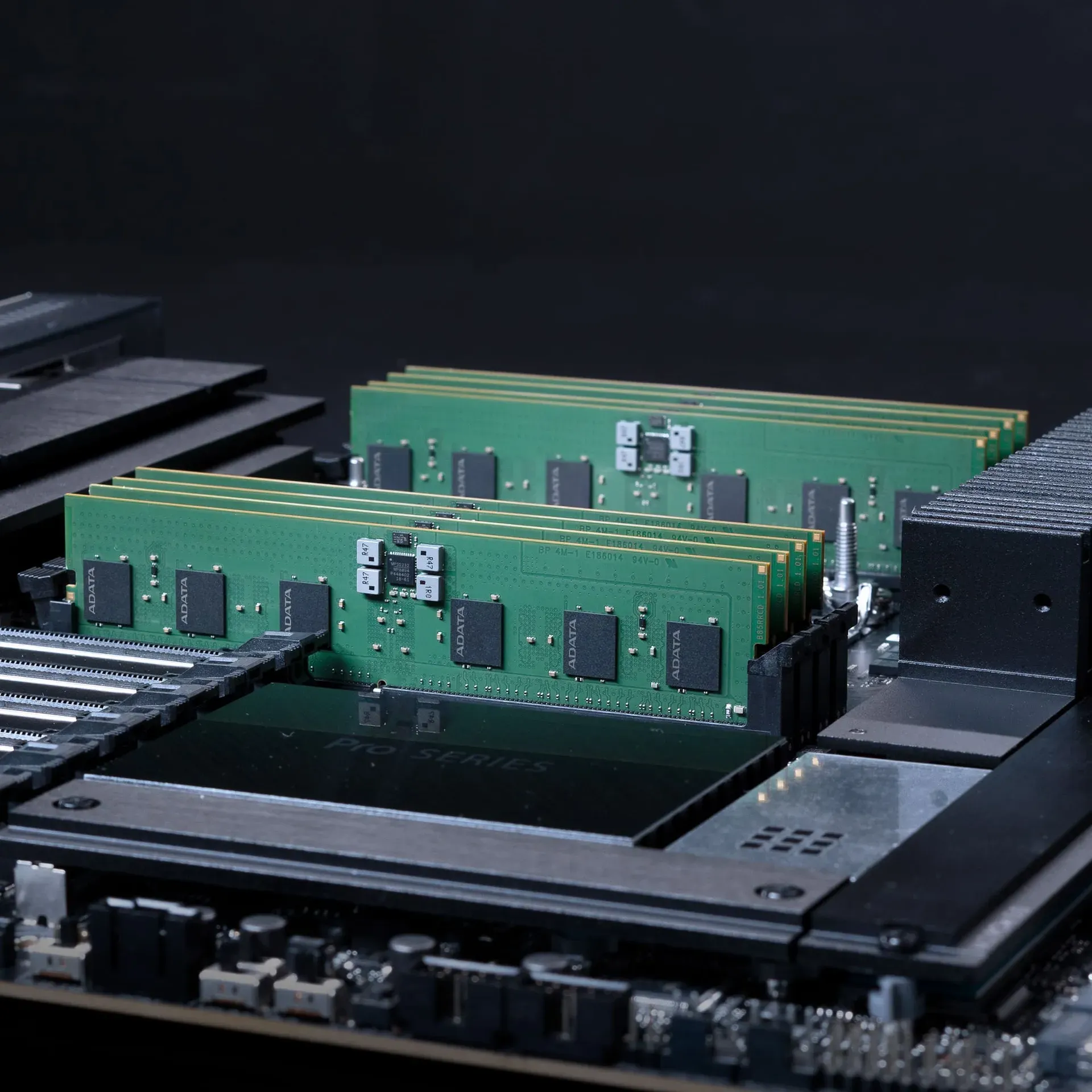 ADATA AD5R560032G20-SHYA Speichermodul 32 GB 1 x 32 GB DDR5 5600 MT/s 288-pin DIMM ECC – Bild 2