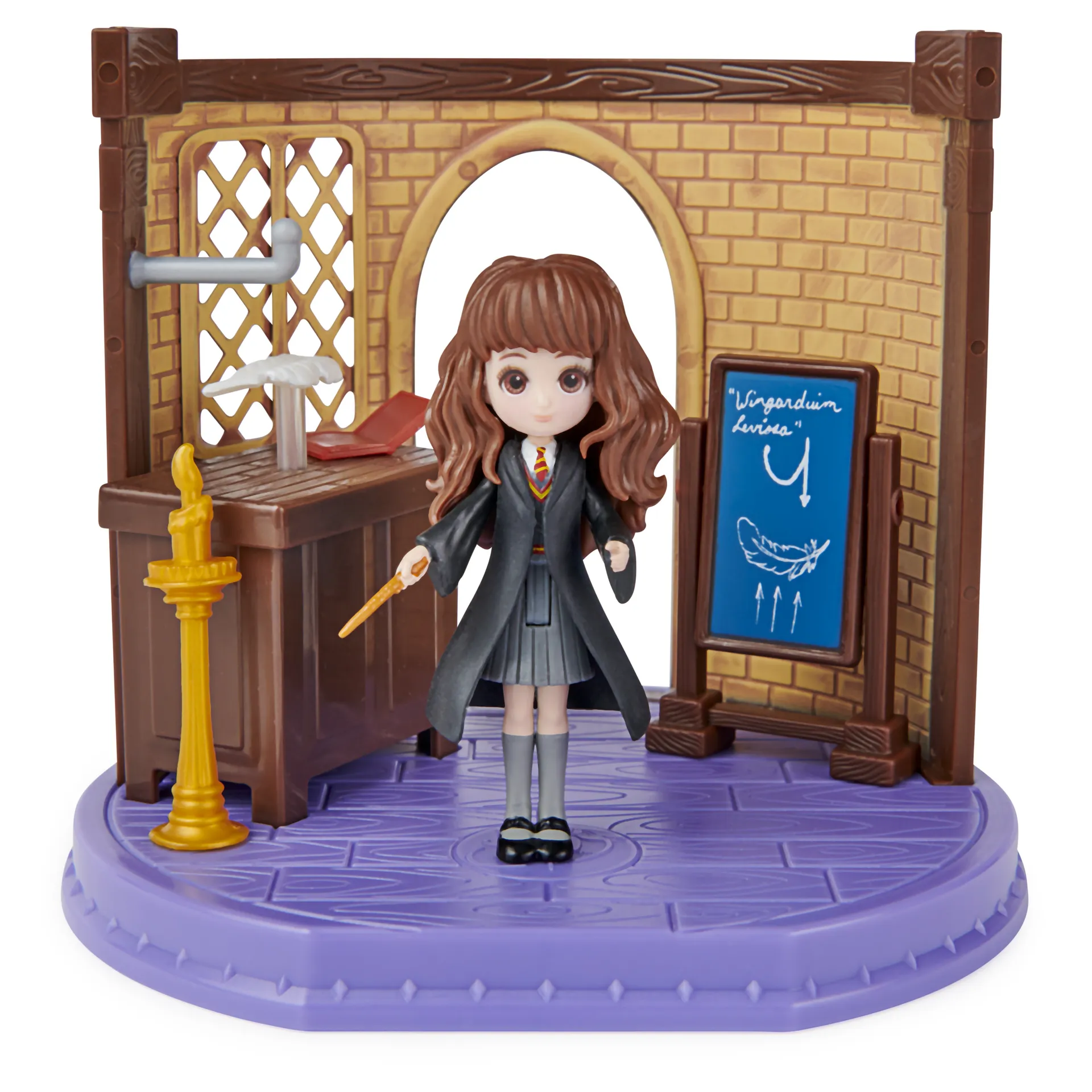 Wizarding World Harry Potter – Hogwarts Zauberkunst Klassenzimmer Spielset mit exklusiver Hermine Granger Sammelfigur Wizarding World Harry Potter – Hogwarts Zauberkunst Klassenzimmer Spielset mit exklusiver Hermine Granger Sammelfigur