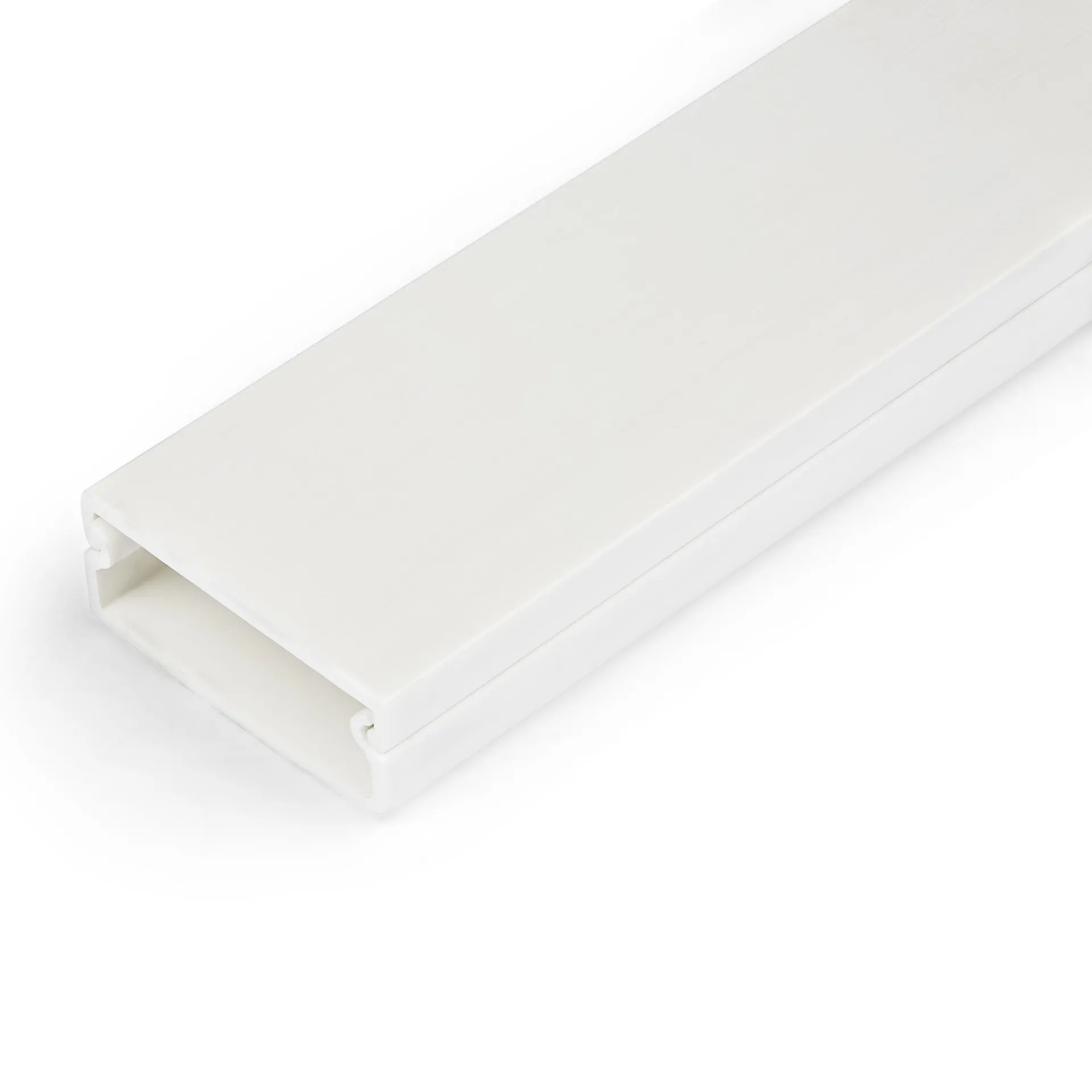 StarTech.com 1m Kabelkanal Selbstklebend, 32x11mm, PVC, Sockelleiste/Wandkabelkanal, bis zu 12 Kabel, UL geprüft StarTech.com 1m Kabelkanal Selbstklebend, 32x11mm, PVC, Sockelleiste/Wandkabelkanal, bis zu 12 Kabel, UL geprüft