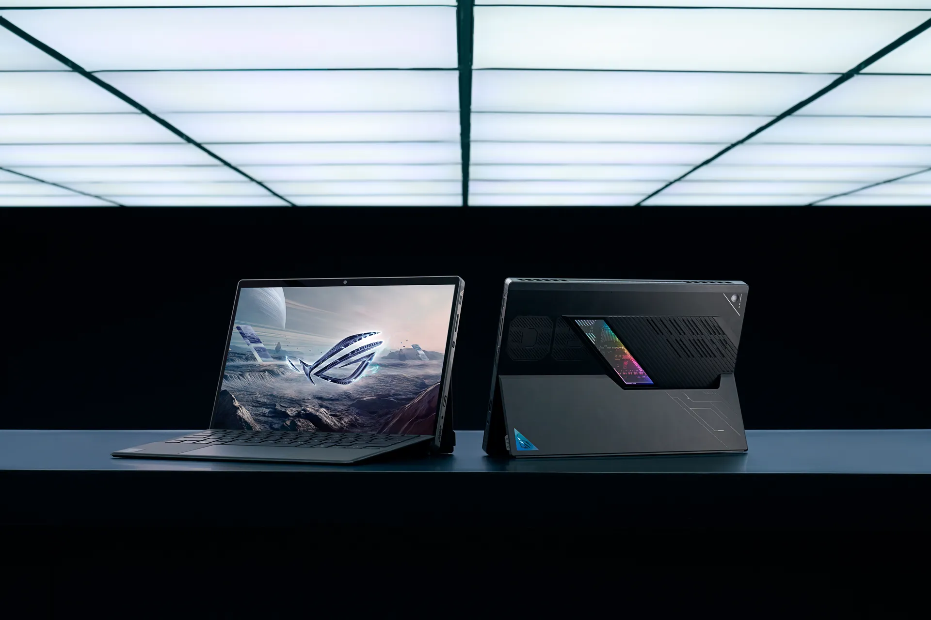 ASUS ROG Flow Z13 GZ302EA-RU074W AMD Ryzen AI Max+ 395 Laptop 34 cm (13.4") Touchscreen WQXGA 32 GB LPDDR5x-SDRAM 1 TB SSD Wi-Fi 7 (802.11be) Windows 11 Home Deutsch Schwarz – Bild 6