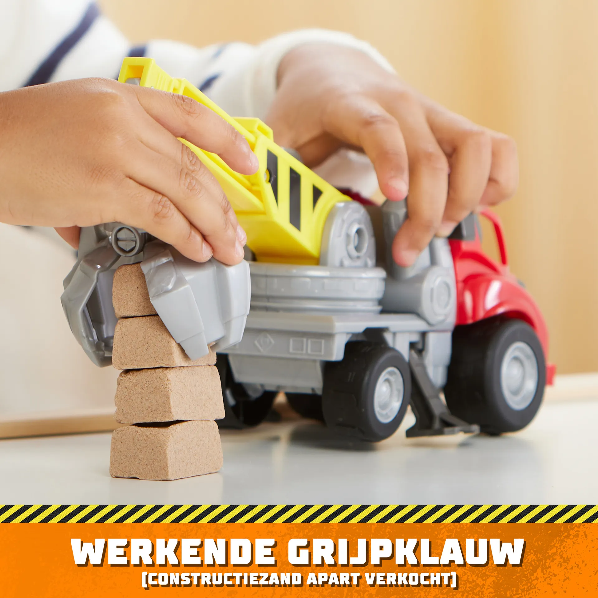 Rubble & Crew Rubble und Crew - Kran-Baufahrzeug (Basis Fahrzeug) mit Charger-Figur, dreh- und ausfahrbarer Ausleger, authentisches Spielzeug aus TV-Serie, für Kinder ab 3 Jahren – Bild 6
