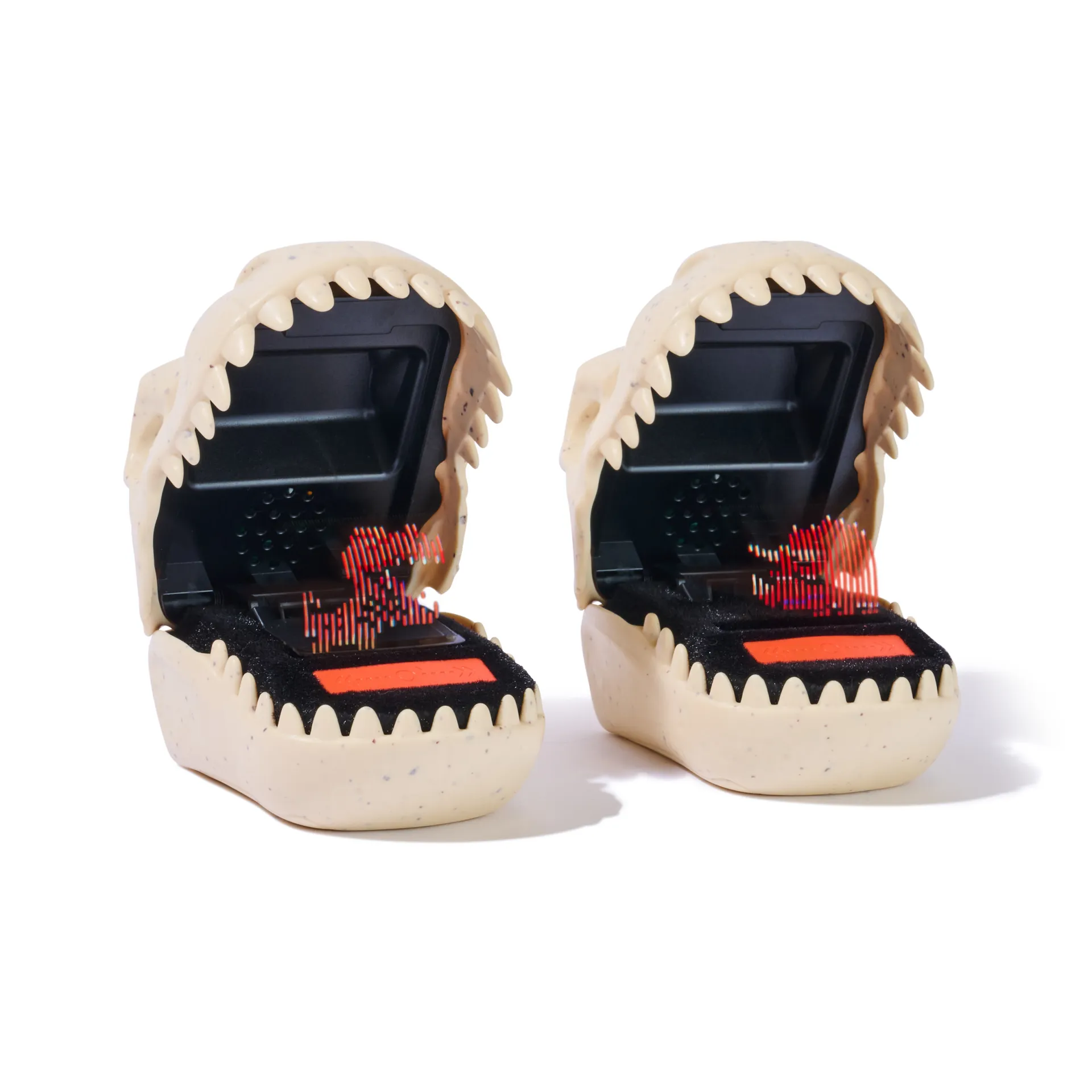 Bitzee Jurassic World - interaktives Spielzeug im Design eines T-Rex Schädels, mit 25 virtuellen Dinosauriern, die auf Bewegung reagieren und Battle Modus, Sammlerstück – Bild 4