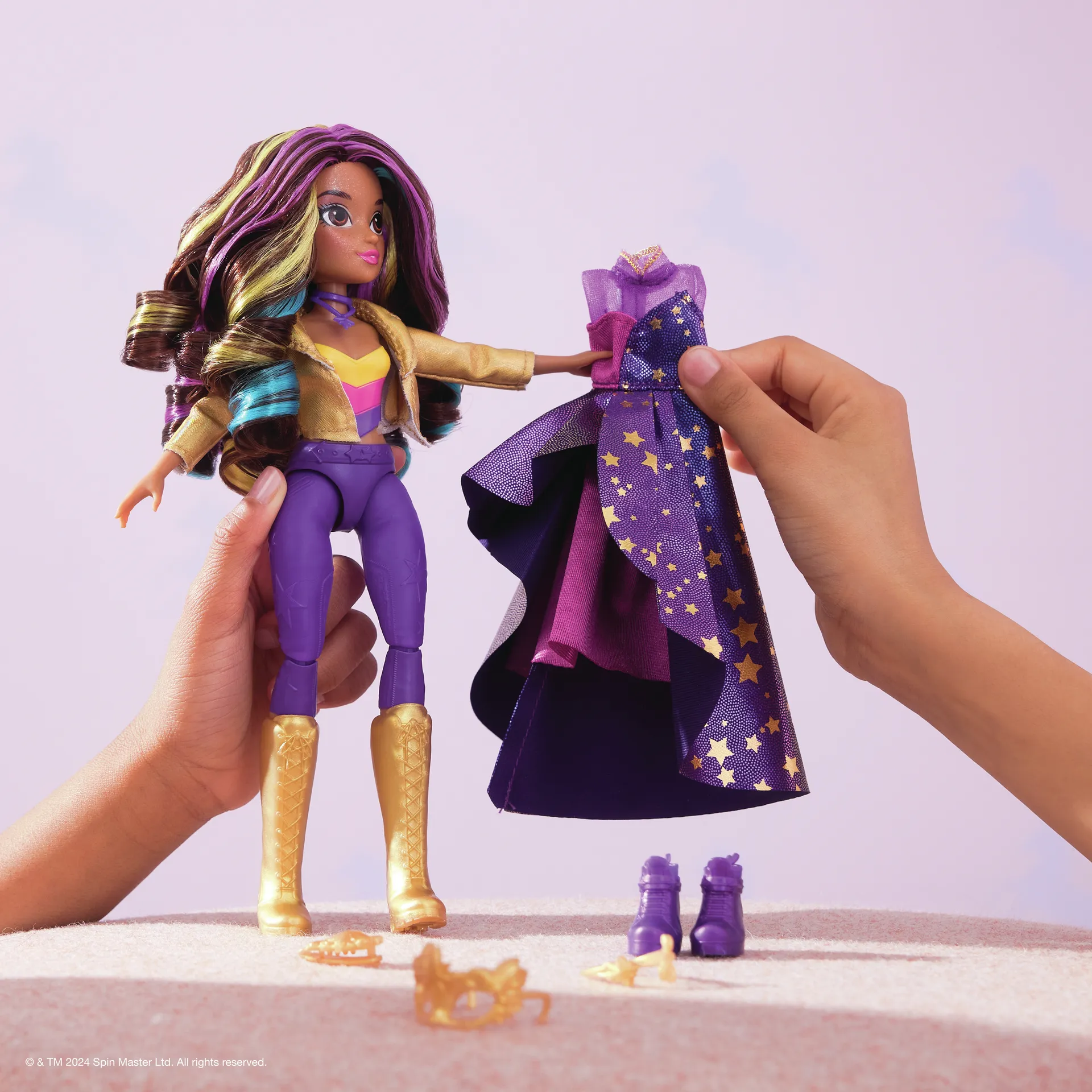 Unicorn Academy Deluxe Ankleidepuppe Maskenball - Sophia, Originalpuppe zur beliebten Netflix-Serie, 24 cm groß, mit 2 Outfits und Accessoires – Bild 2