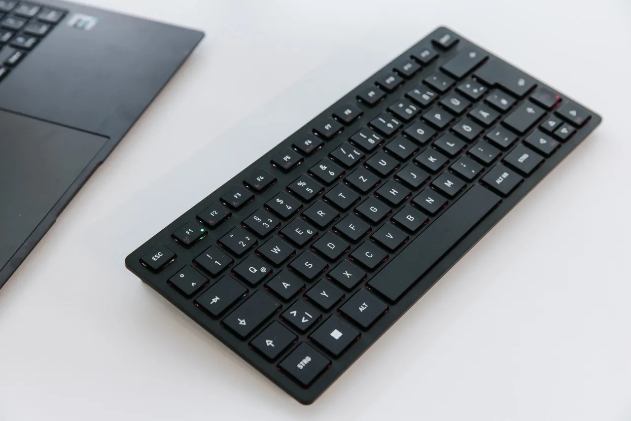 CHERRY KW 9200 MINI Tastatur Universal USB + RF Wireless + Bluetooth QWERTY Englisch Schwarz – Bild 6