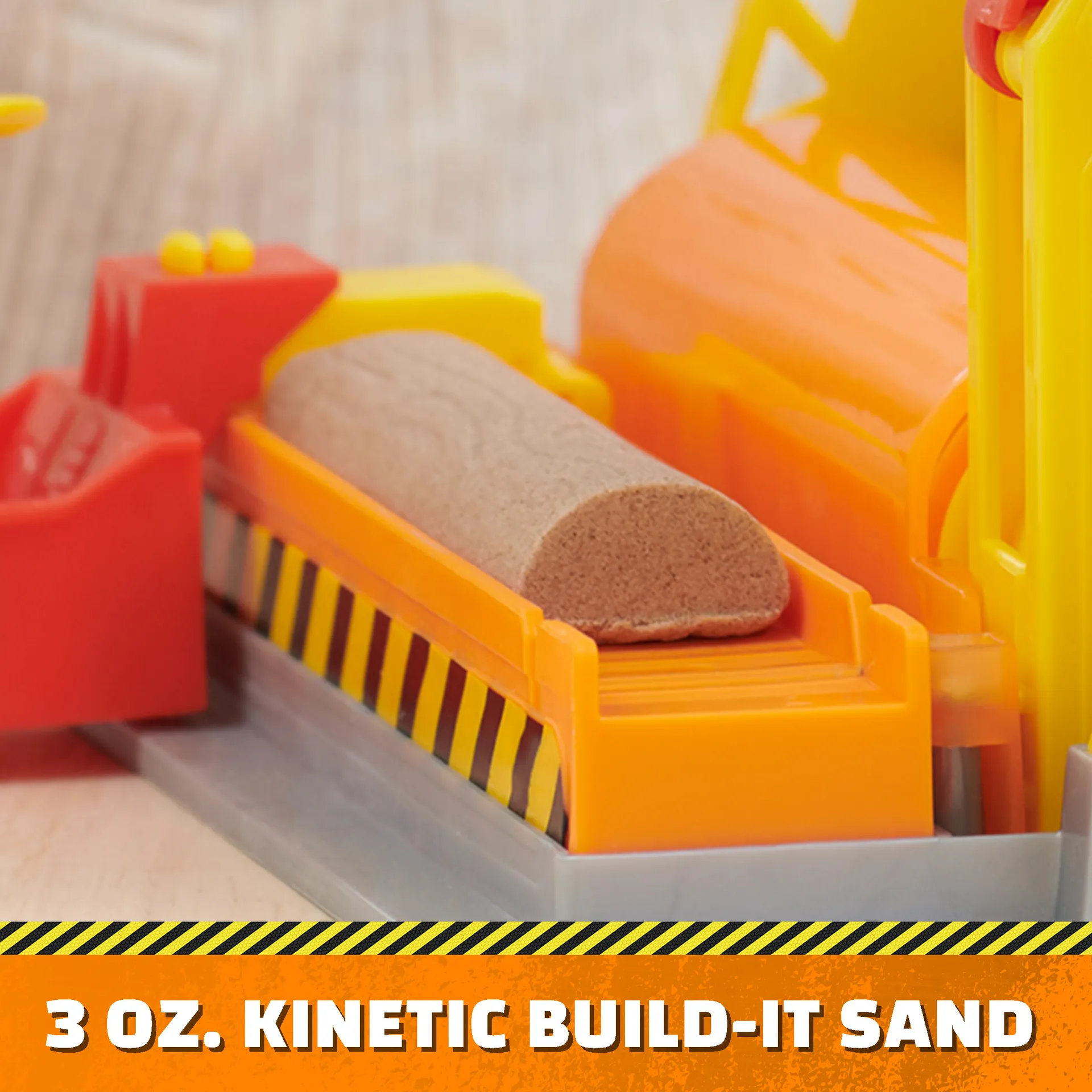Rubble & Crew - Werkstatt Spielset mit 2 Werkzeug-Aufsätzen, 1 Rubble Hundefigur, 85g Kinetic Sand Build-it Sand und 1 Sandform – Bild 7