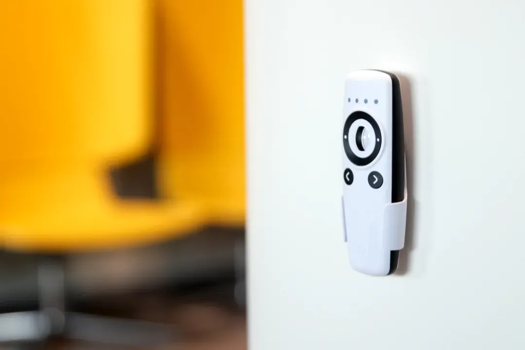 Shelly · Plug & Play · "Blu Remote Control ZB white" · Fernbedienung inkl. Halterung · BT · Zigbee · 4 Kanäle · Gestensteuerung · Scrollrad · 2x AAA e – Bild 5