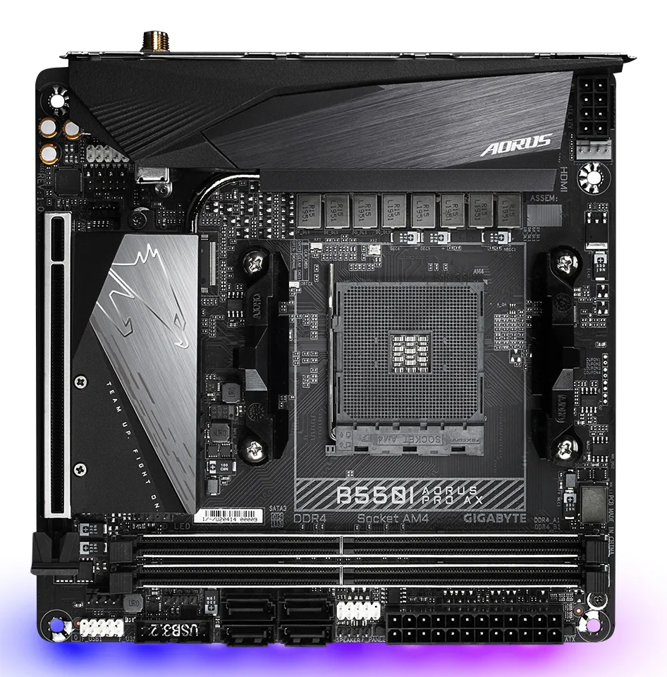 GIGABYTE B550I AORUS PRO AX Mainboard – AMD Ryzen 5000 CPUs, 8 Phasen VRM, bis zu 5300 MHz DDR4, 1xPCIe 4.0 + 1xPCIe 3.0 M.2, Wi-Fi 6E, 2.5GbE LAN, USB 3.2 Gen 2 – Bild 2