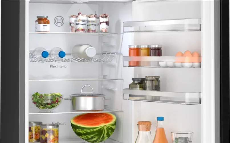 Bosch Serie 4 KGN39OXBT Kühl- und Gefrierkombination Freistehend 363 l Schwarz – Bild 3