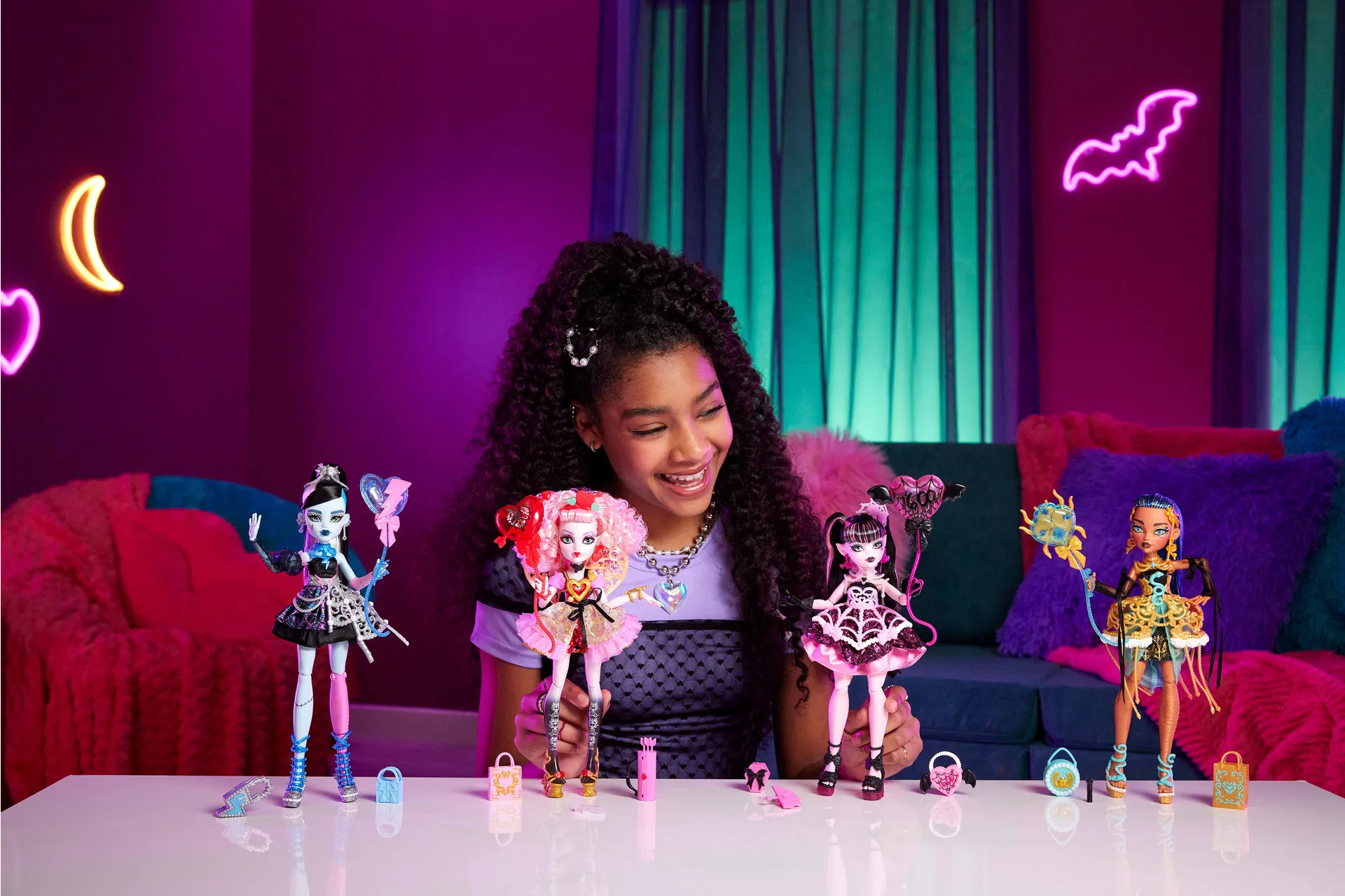 Monster High Scary Sweet Birthday Frankie Stein-Puppe im Partykleid mit Ballon und Geschenk – Bild 3