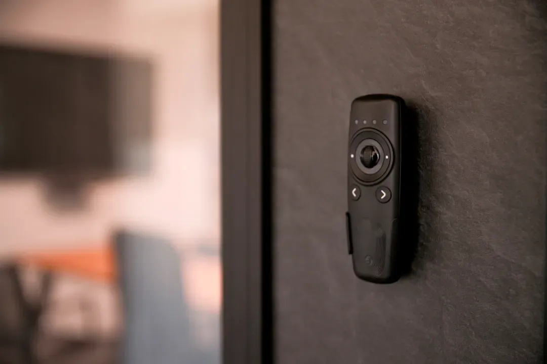 Shelly · Plug & Play · "Blu Remote Control ZB black" · Fernbedienung inkl. Halterung · BT · Zigbee · 4 Kanäle · Gestensteuerung · Scrollrad · 2x AAA – Bild 5