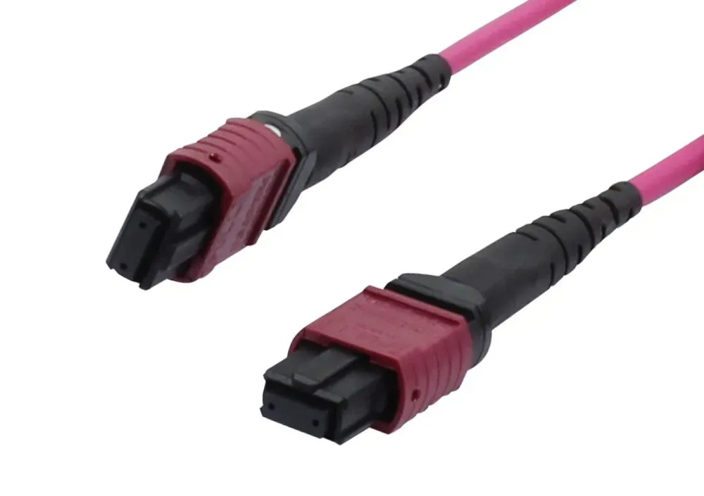 LWL-MTP-Female Patchkabel OM4 LowLoss(ELite), 12 Faser, Typ B crossed, erika-violett, 0.5m, Synergy 21, LWL-MTP-Female Patchkabel OM4 LowLoss(ELite), 12 Faser, Typ B crossed, erika-violett, 0.5m, Synergy 21,
