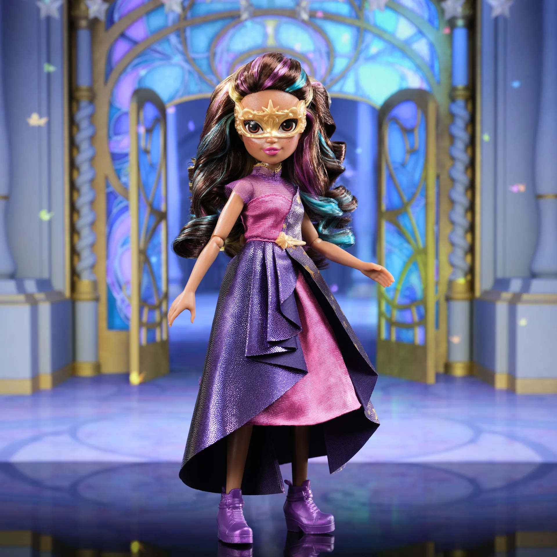 Unicorn Academy Deluxe Ankleidepuppe Maskenball - Sophia, Originalpuppe zur beliebten Netflix-Serie, 24 cm groß, mit 2 Outfits und Accessoires – Bild 4