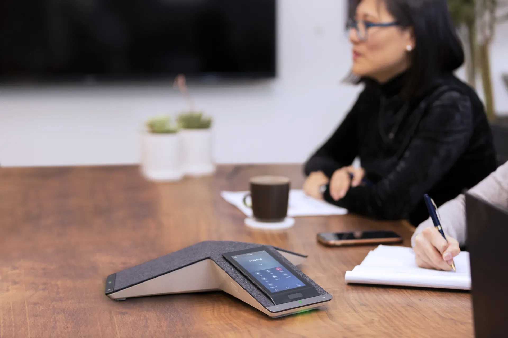 HP Poly Trio C60 IP-Konferenztelefon für Microsoft Teams Voll Funk- und PoE-fähig – Bild 4