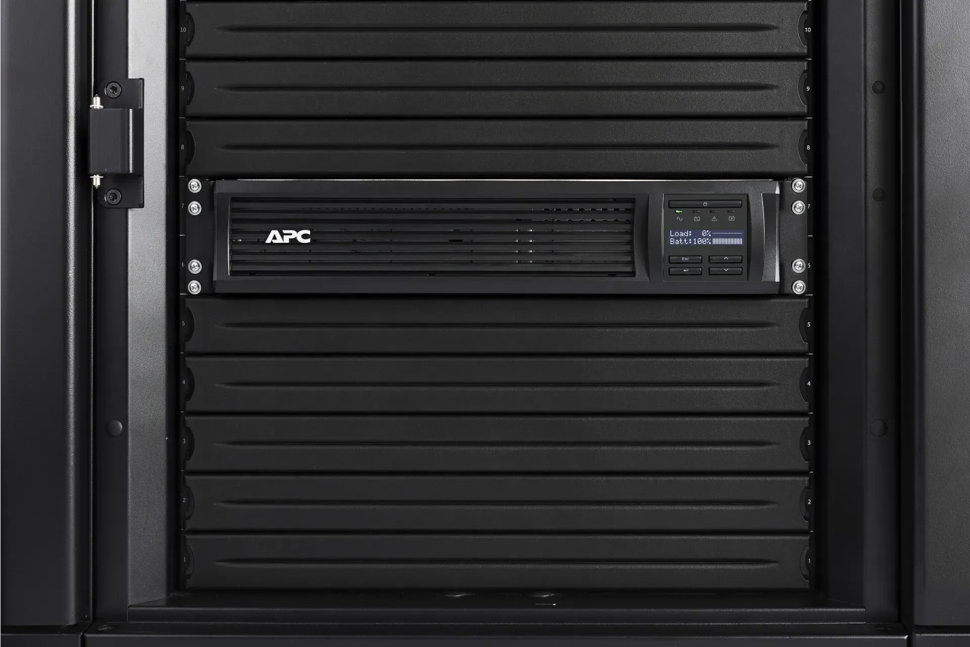 APC Smart-UPS SMT2200RMI2UC – 8x C13, 1x C19, USB, Rack-montierbar, SmartConnect, 2200VA – Bild 6