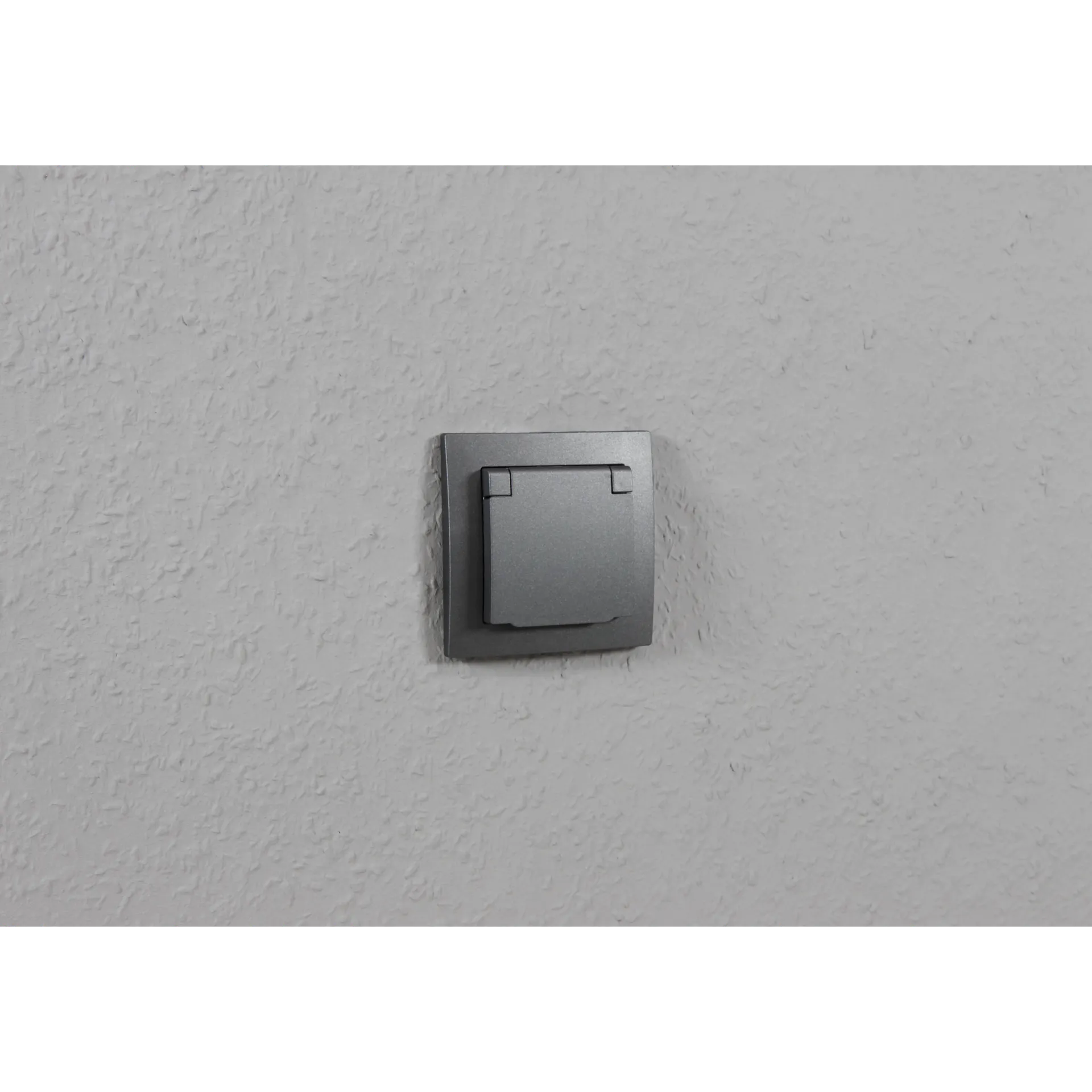 Schutzkontakt-Steckdose McPower ''Flair'', 250V~/16A, UP, IP44, anthrazit,3er-Pack – Bild 5