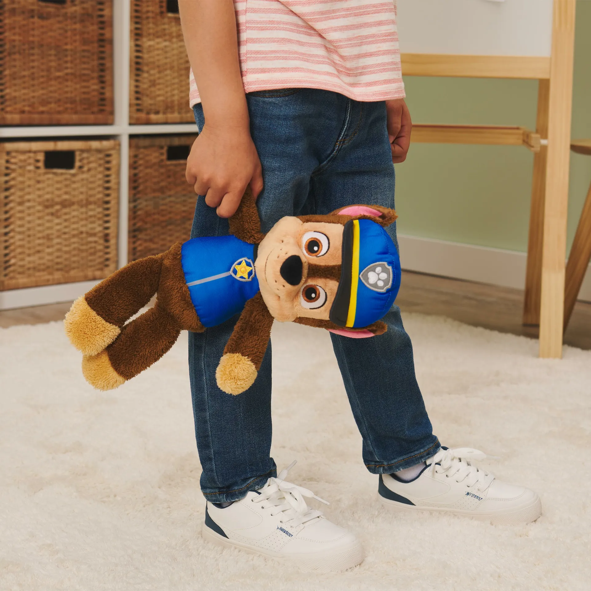 PAW Patrol GUND Schlenkerplüsch Chase, ca. 33 cm – Bild 5
