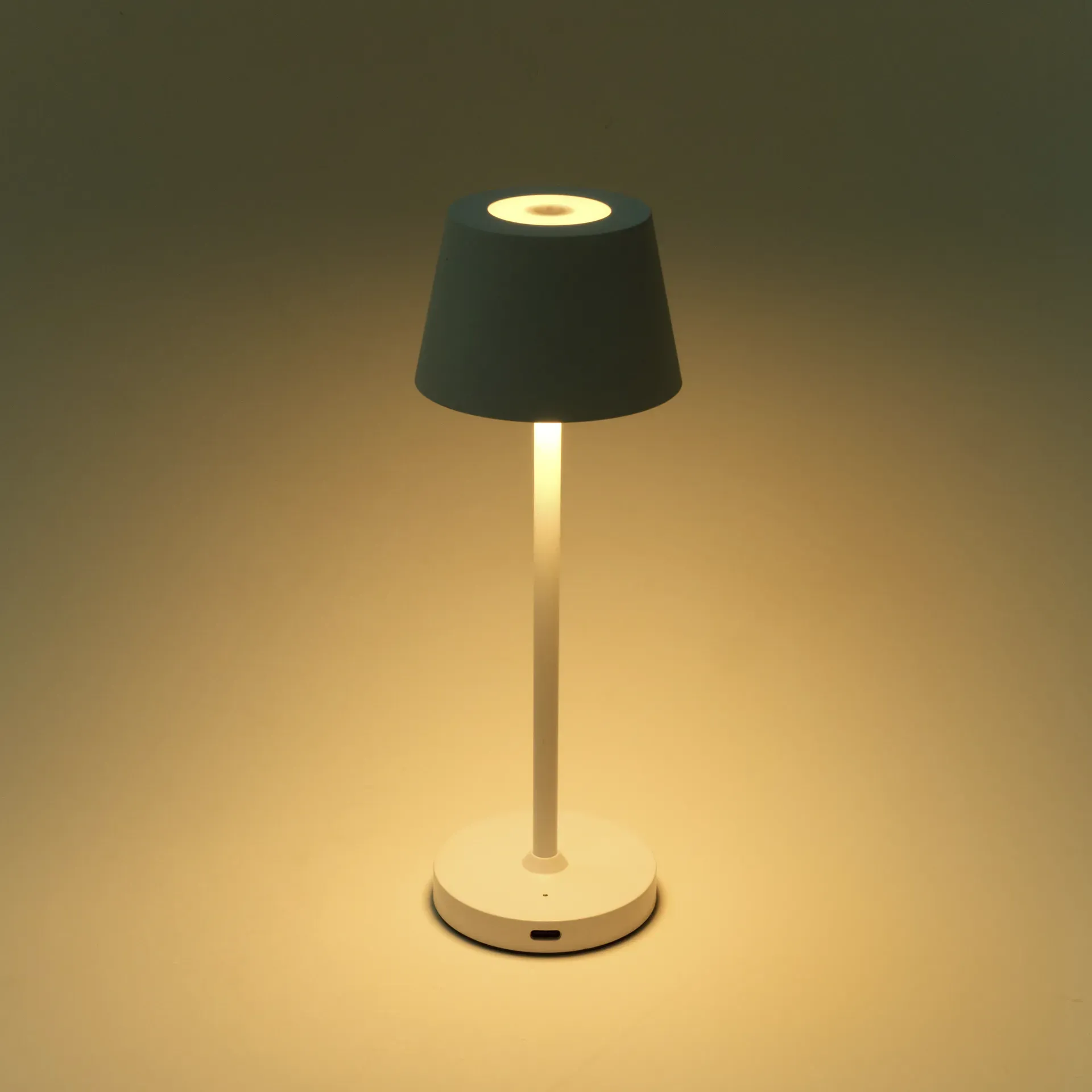 LED-Tischleuchte ROLF KERN Club Nano 21cm, weiß, Akku, dimmbar – Bild 4