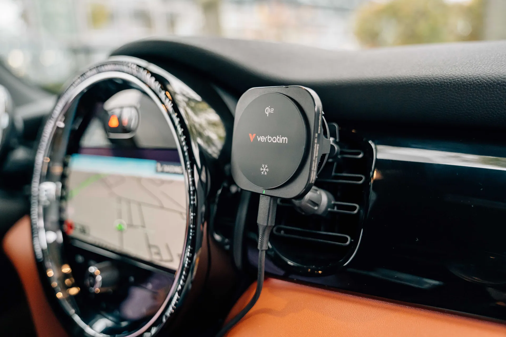 Verbatim Charge 'n' Drive Qi2 Smartphone Schwarz USB Kabelloses Aufladen Schnellladung Auto – Bild 3