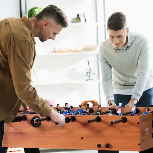 VEVOR klappbarer Tischfußballtisch in Standardgröße (1065 x 605 x 810 mm), faltbarer Indoor-Kickertisch für Zuhause, Familie und Spielzimmer, Set inkl. 2 Bällen leicht zu lagern Spieltisch – Bild 7