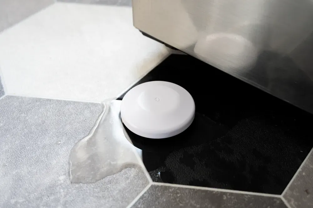 Shelly · Plug & Play · "Flood S Gen4" · Wasserleckagesensor · WLAN · Matter · Zigbee · Bluetooth – Bild 5
