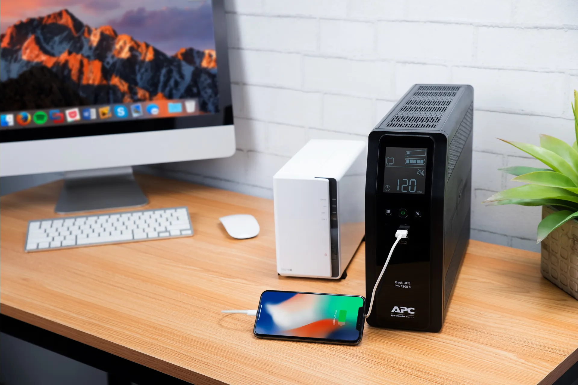 APC Back-UPS Pro 1200S, 1200 VA, 230 V, Sinuswelle, AVR, LCD, 8 IEC Ausgänge (2 mit Überspannungsschutz) – Bild 7