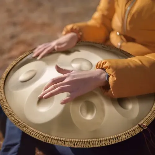 VEVOR Handpan, 55 cm, 10 Noten, D-Moll-Handtrommel, Drum-Instrument mit Schlägeln, 432-Hz-Handpan-Ständer & Tragetasche, Heilende Klangtrommel aus Stahl, Schlaginstrumente für Erwachsene & Anfänger – Bild 7