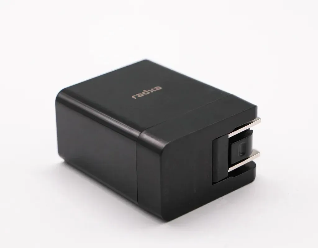 Radxa zbh. Netzteil AP002 / Radxa Power PD 30W EU (Raspberry 5 kompatibel) Radxa zbh. Netzteil AP002 / Radxa Power PD 30W EU (Raspberry 5 kompatibel)