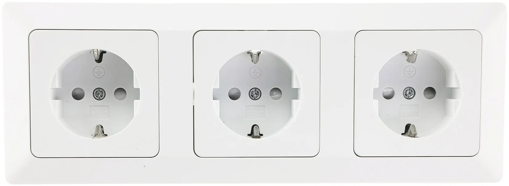 MILOS Set 3 Steckdosen + 3-fach Rahmen 250V~/ 16A, Steckanschluss, Matt-weiß MILOS Set 3 Steckdosen + 3-fach Rahmen 250V~/ 16A, Steckanschluss, Matt-weiß