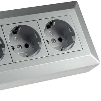 3-fach Steckdosenblock, silber 250V~/ 16A, Aufbaumontage 3-fach Steckdosenblock, silber 250V~/ 16A, Aufbaumontage