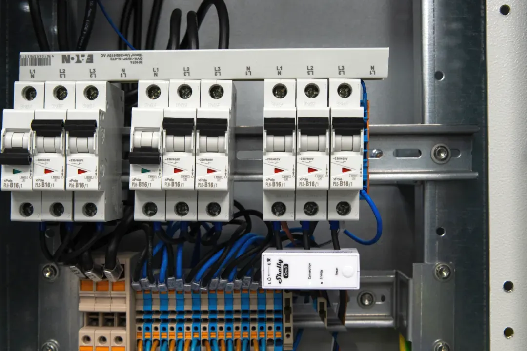 Shelly · Hutschiene · "3EM-63W Gen3" · Stromzähler – Bild 3